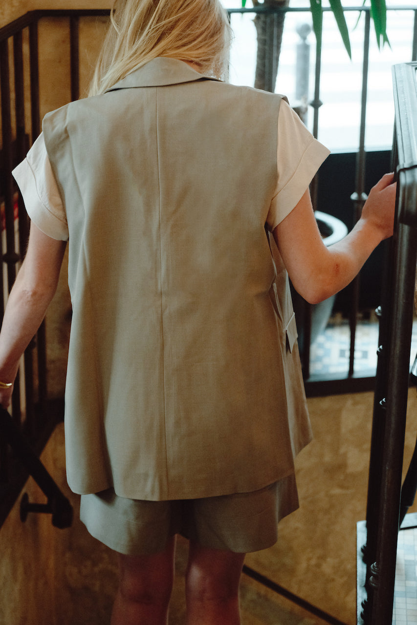 ZAKARY SLEEVELESS TAILORED VEST 薄料西裝背心