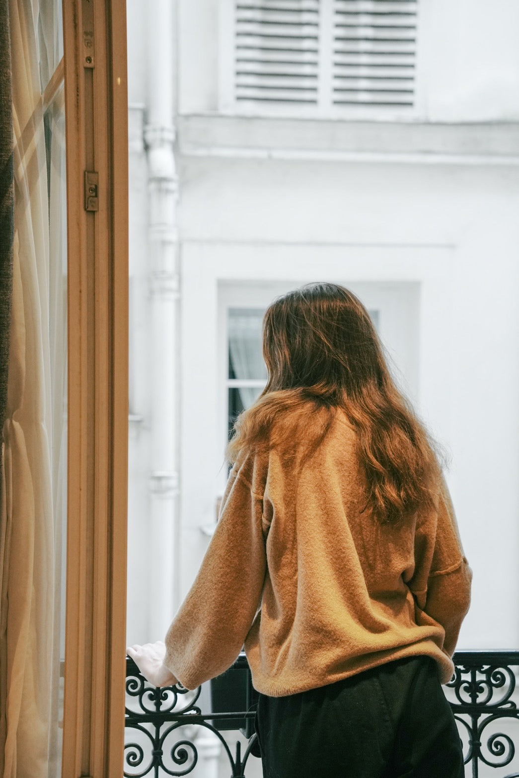 ALINA SWEATER