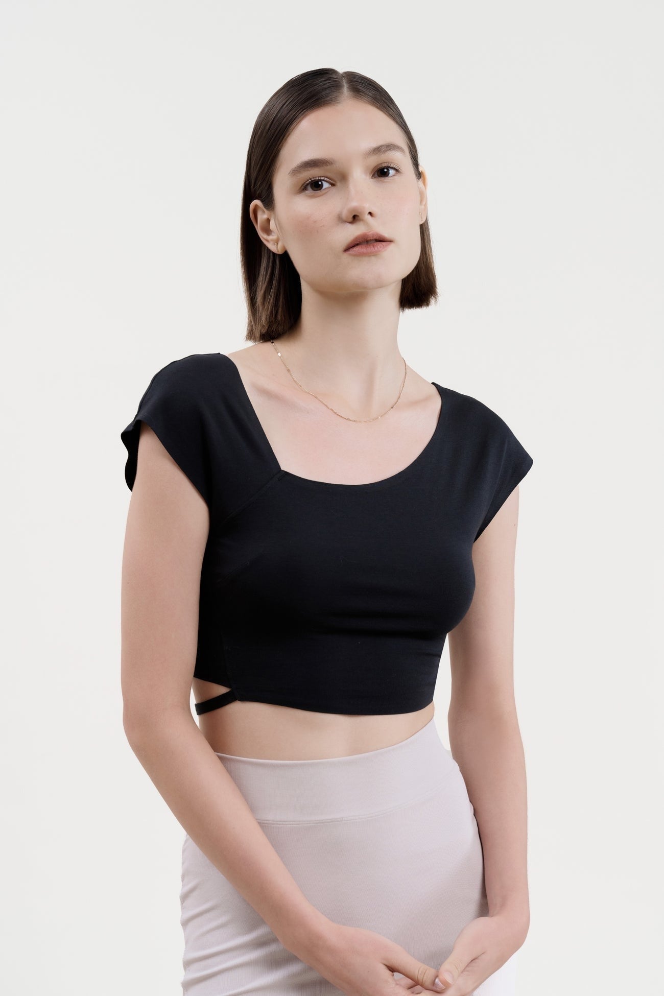 FLOSSY SLANT NECK OFF-SHOULDER CROP TOP
