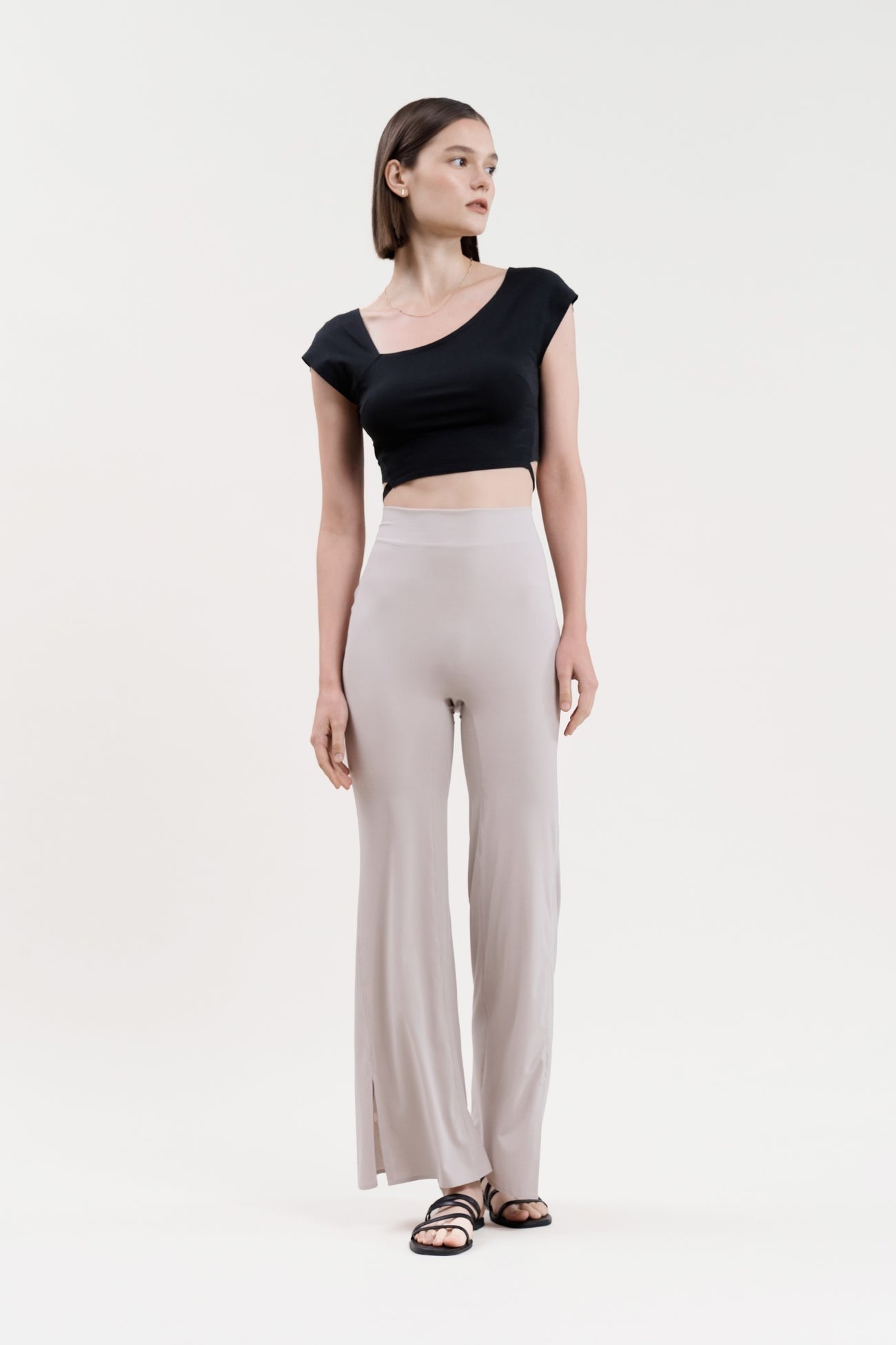 FLOSSY SLANT NECK OFF-SHOULDER CROP TOP