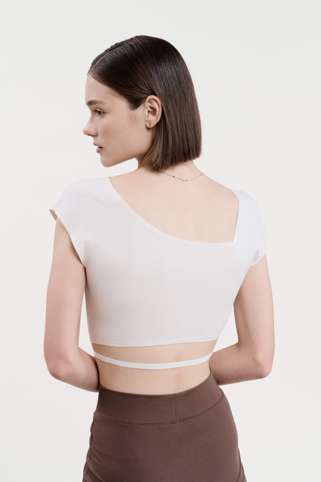 FLOSSY SLANT NECK OFF-SHOULDER CROP TOP