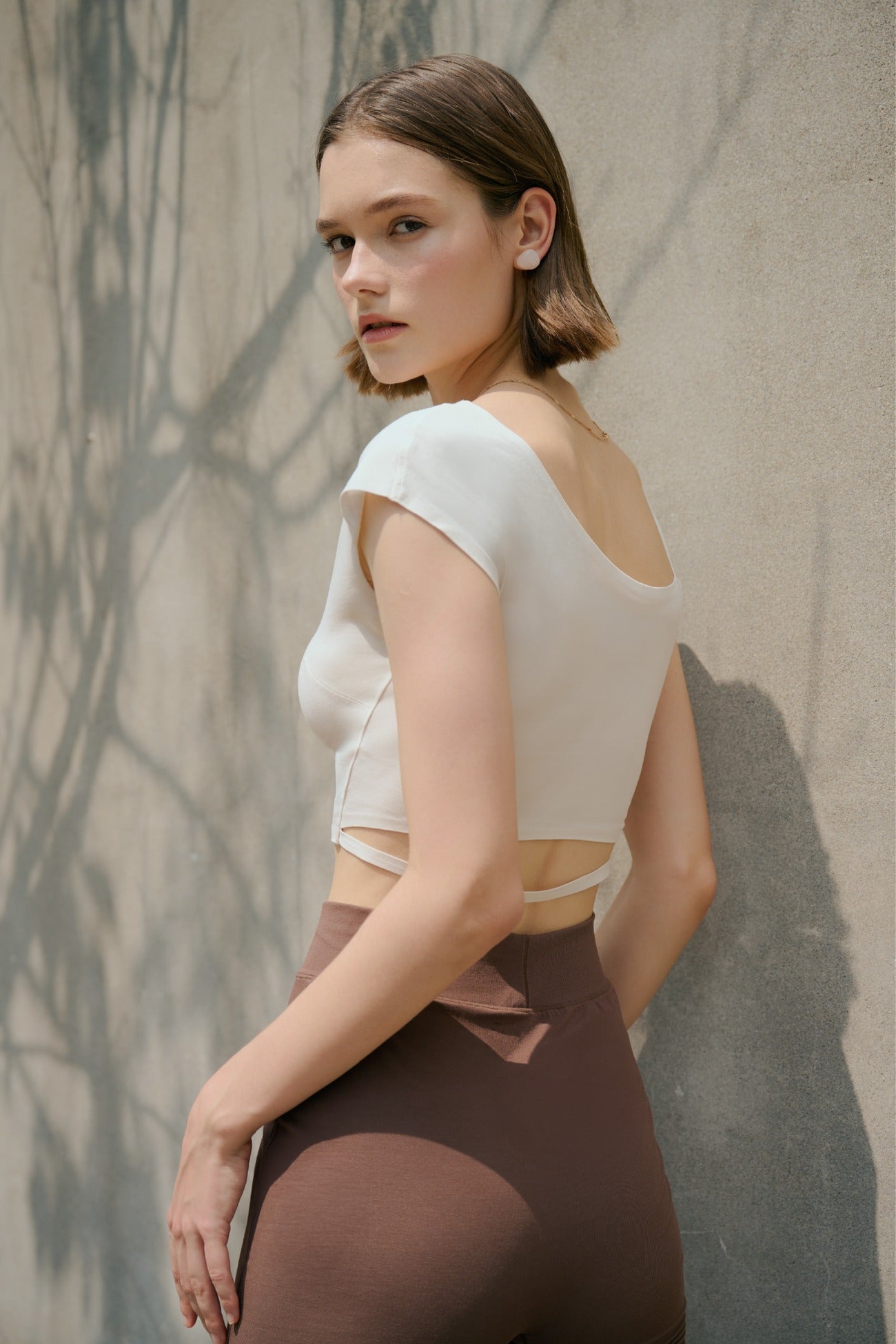 FLOSSY SLANT NECK OFF-SHOULDER CROP TOP